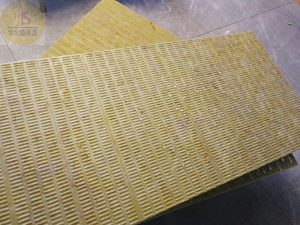 外墻巖棉板廠符合中國(guó)建筑材料企業(yè)管理協(xié)會(huì)檢測(cè)